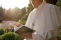 ¿Por qué los papas se cambian el nombre?