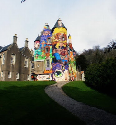 Mira que curioso este «animado» Castillo Escocés
