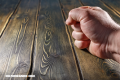 ¿Por qué tocamos madera para atraer la suerte?