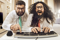 ¿De dónde provienen los términos ‘geek’ y ‘nerd’?