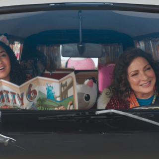 La magia de las abuelas: Gloria Estefan en ‘Gabby’s Dollhouse: The Movie’ y su legado familiar